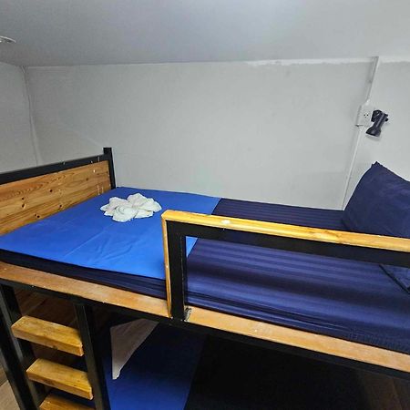 Eq Hostel Тонгсала Екстериор снимка