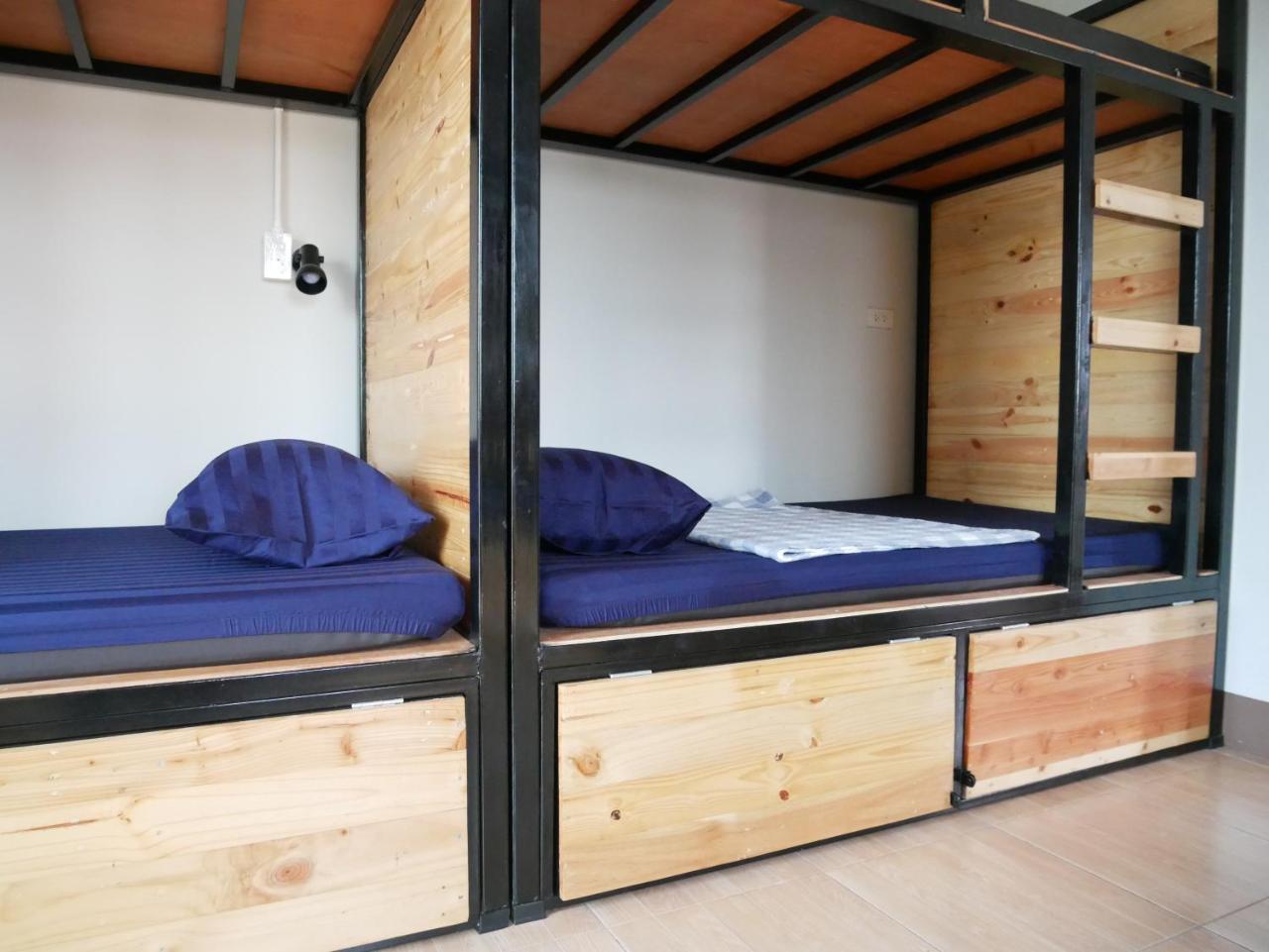 Eq Hostel Тонгсала Екстериор снимка