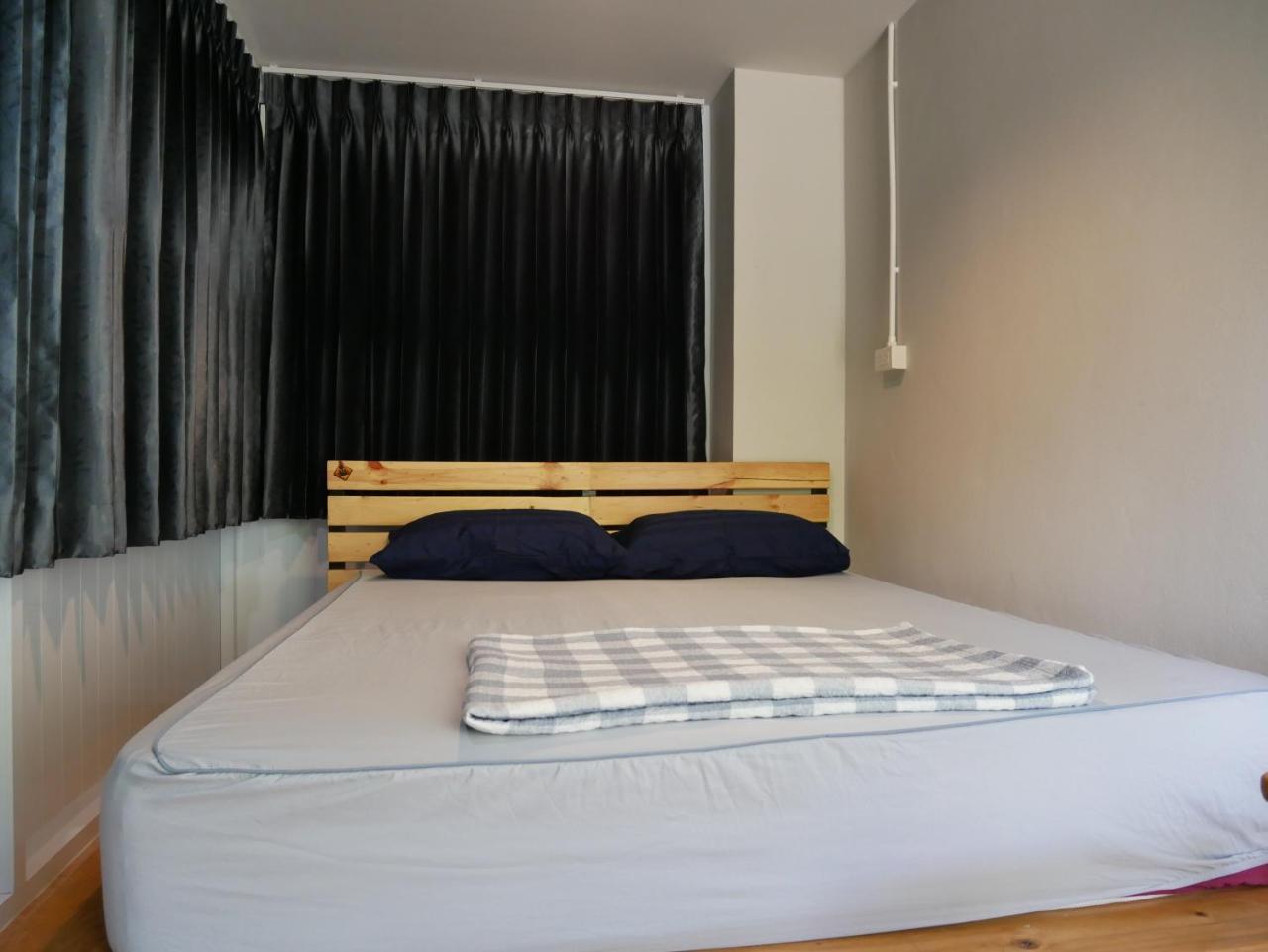 Eq Hostel Тонгсала Екстериор снимка