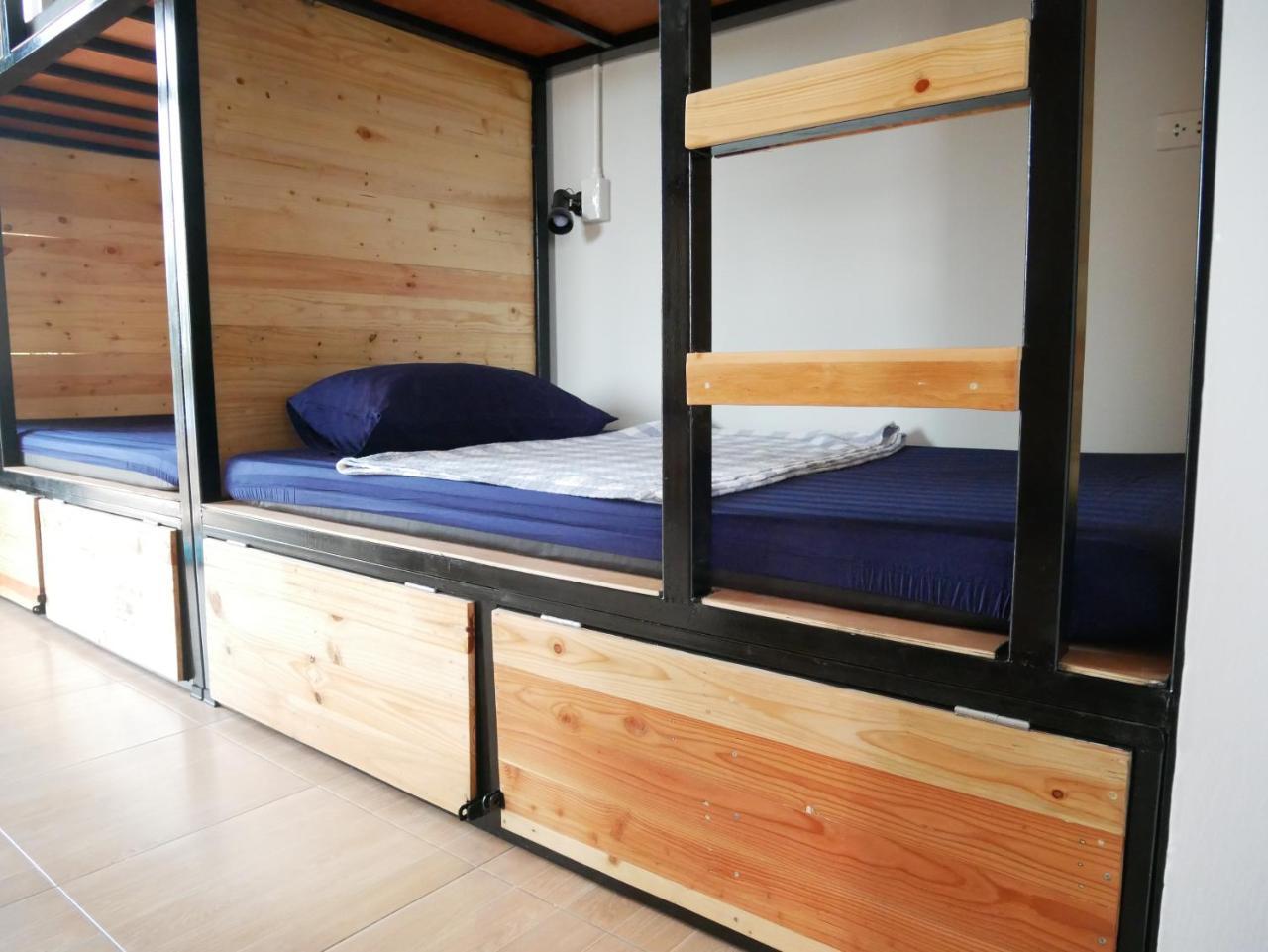 Eq Hostel Тонгсала Екстериор снимка
